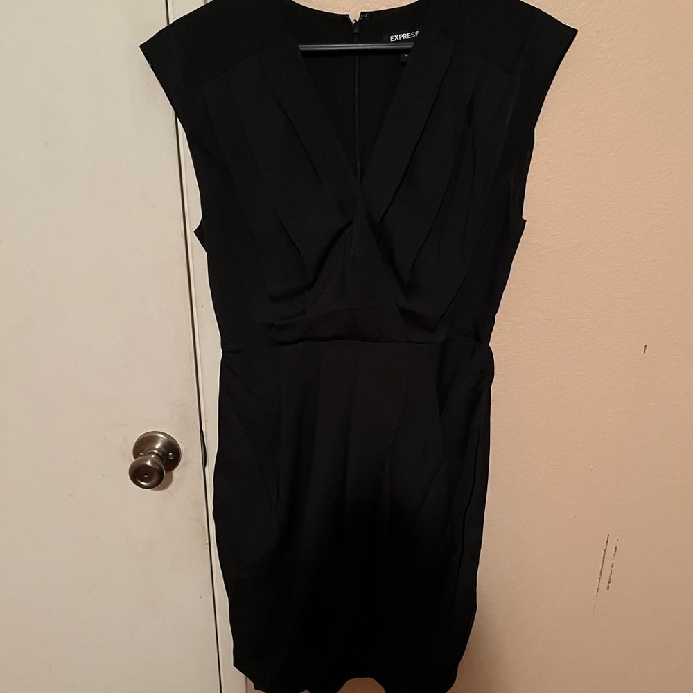 Express black Dess